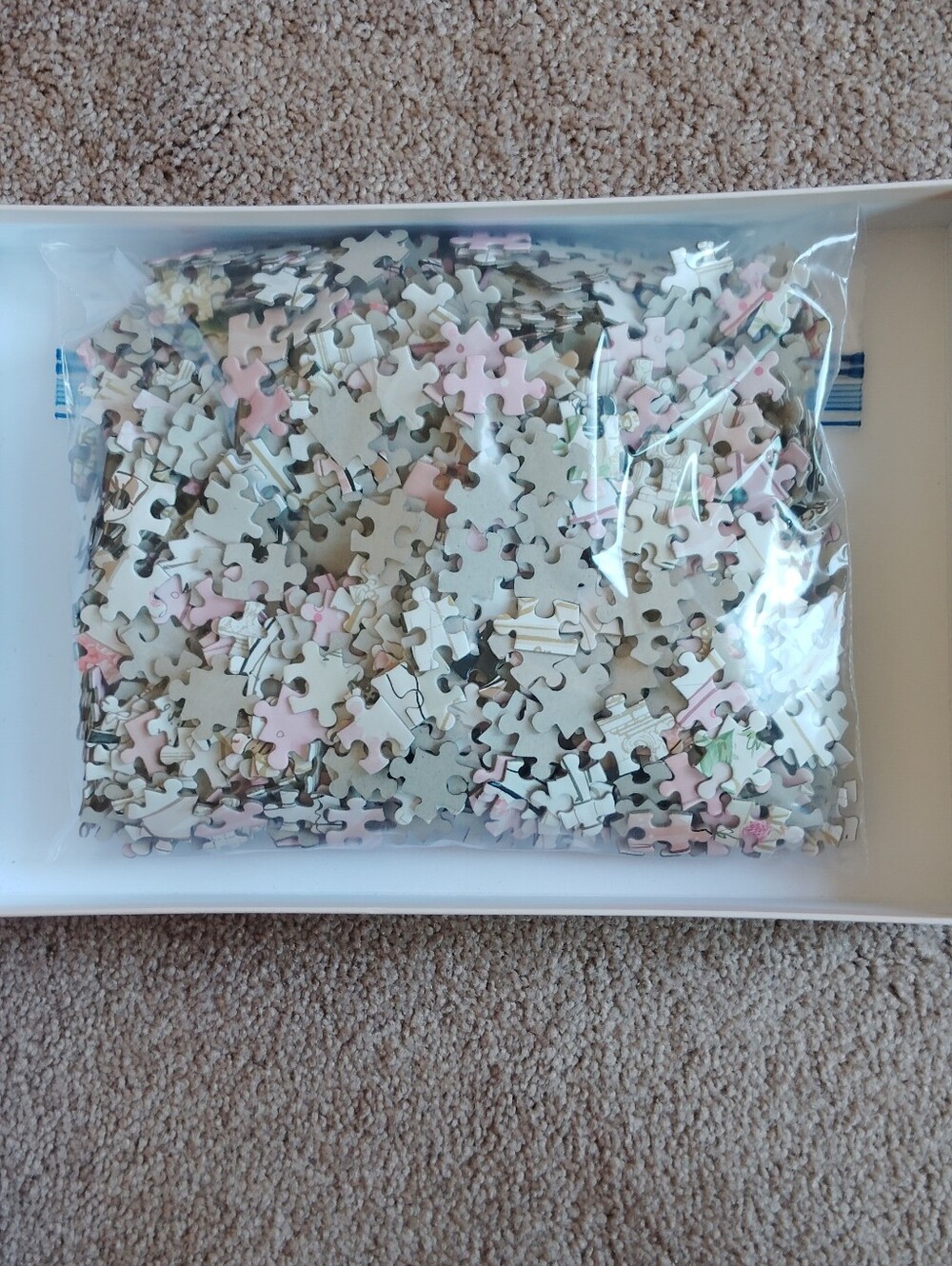 French Fashion 1000-piece Jigsaw Puzzle - Picture 4 of 4